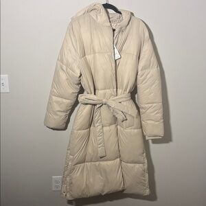 Abercrombie & Fitch Cream Puffer Coat